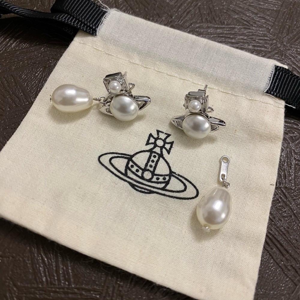 Vivienne Westwood Pearl earrings-wear in two ways